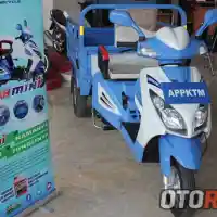 Galleri foto APPKTM New Mini Gajah, Motor Roda Tiga Bertampang Skuter Matik