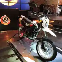 Galleri foto Galeri Foto: Kawasaki D-Tracker Baru Bermodal Pelek 17 Inci