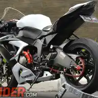 Galleri foto Modifikasi Kawasaki ZX-6R 2014, Fokus Main di Detail Galleri foto Modifikasi Kawasaki ZX-6R 2014, Fokus Main di Detail
