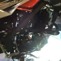 Galleri foto Galeri Foto: Kawasaki D-Tracker Baru Bermodal Pelek 17 Inci