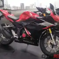 Galleri foto GALERI: All New Honda CBR150R, Tampilan Berubah Total!