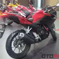 Galleri foto GALERI: All New Honda CBR150R, Tampilan Berubah Total!