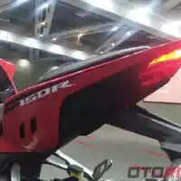 Galleri foto GALERI: All New Honda CBR150R, Tampilan Berubah Total!