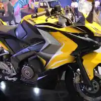 Galleri foto Galeri: Tampang Sporty Bajaj Pulsar RS400