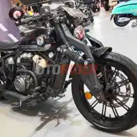 Galleri foto FOTO: Benda Napoleon Bob 250 2025, Cruiser Unik Bermesin V-Twin