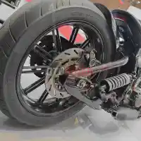 Galleri foto FOTO: Benda Napoleon Bob 250 2025, Cruiser Unik Bermesin V-Twin