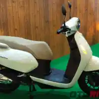 Galleri foto VIDEO: Skutik Klasik dan Elegan Benelli Panarea - First Impression | Indonesia - OtoRider Galleri foto VIDEO: Skutik Klasik dan Elegan Benelli Panarea - First Impression | Indonesia - OtoRider