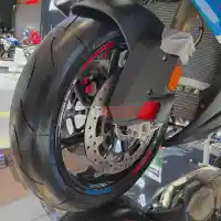 Galleri foto FOTO: BMW S1000RR 2025, Superbike Jalanan Dari Jagoan WSBK Galleri foto FOTO: BMW S1000RR 2025, Superbike Jalanan Dari Jagoan WSBK