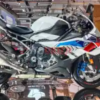 Galleri foto FOTO: BMW S1000RR 2025, Superbike Jalanan Dari Jagoan WSBK Galleri foto FOTO: BMW S1000RR 2025, Superbike Jalanan Dari Jagoan WSBK