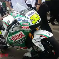 Galleri foto Galeri Foto: Cal Crutchlow Burnout di Kemayoran!