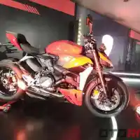 Galleri foto GALERI: Ducati Streetfighter V2, Moge Bergaya Naked Tenaga Beringas
