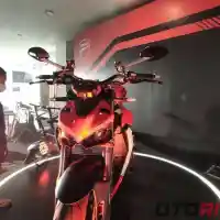 Galleri foto GALERI: Ducati Streetfighter V2, Moge Bergaya Naked Tenaga Beringas
