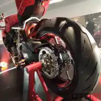 Galleri foto GALERI: Ducati Streetfighter V2, Moge Bergaya Naked Tenaga Beringas
