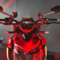 Galleri foto GALERI: Ducati Streetfighter V2, Moge Bergaya Naked Tenaga Beringas