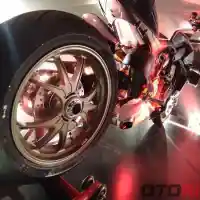 Galleri foto GALERI: Ducati Streetfighter V4 SP, Naked Bike Seharga Rp 1,93 Miliar