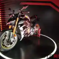 Galleri foto GALERI: Ducati Streetfighter V4 SP, Naked Bike Seharga Rp 1,93 Miliar