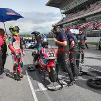 Galleri foto Galeri Foto: Suasana Paddock dan Trek di FIM JuniorGP 2025 Catalunya