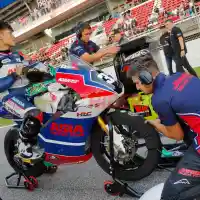 Galleri foto Galeri Foto: Suasana Paddock dan Trek di FIM JuniorGP 2025 Catalunya