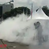 Galleri foto Galeri Foto: Cal Crutchlow Burnout di Kemayoran!