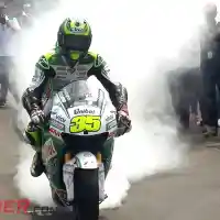 Galleri foto Galeri Foto: Cal Crutchlow Burnout di Kemayoran!