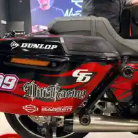 Galleri foto FOTO: Harley-Davidson Road Glide Bertema Batik Mandalika Siap Tampil di MotoGP 2026