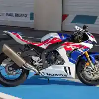 Galleri foto GALERI: Honda CBR1000RR-R Fireblade SP 30th Anniversary 2022