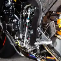 Galleri foto Melihat Kekarnya CBR1000RR-R Fireblade Tanpa Fairing