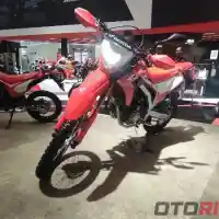 Galleri foto GALERI: Tampilan Sangar Honda CRF250L 2023 di IIMS 2023