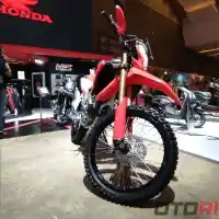 Galleri foto GALERI: Tampilan Sangar Honda CRF250L 2023 di IIMS 2023