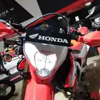 Galleri foto GALERI: Tampilan Sangar Honda CRF250L 2023 di IIMS 2023