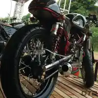 Galleri foto Modifikasi Honda Win, Bodi Karbon Plus Mesin Radiator