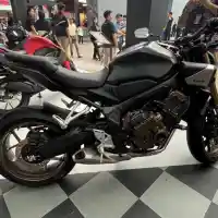 Galleri foto FOTO: Penyegaran Honda CB650R dengan Teknologi Honda E-Clutch