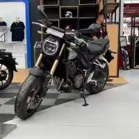 Galleri foto FOTO: Penyegaran Honda CB650R dengan Teknologi Honda E-Clutch