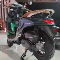 Galleri foto GALERI: Paduan Dua Warna Keren di New Honda Stylo 160 ABS