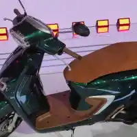 Galleri foto GALERI: Paduan Dua Warna Keren di New Honda Stylo 160 ABS