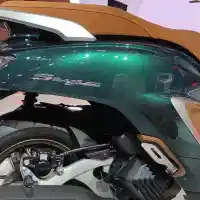 Galleri foto GALERI: Paduan Dua Warna Keren di New Honda Stylo 160 ABS