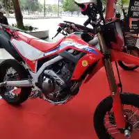 Galleri foto GALERI: Keseruan Pameran Pelek dan Ban, Indonesia Wheels Day 2023 Galleri foto GALERI: Keseruan Pameran Pelek dan Ban, Indonesia Wheels Day 2023