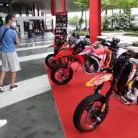 Galleri foto GALERI: Keseruan Pameran Pelek dan Ban, Indonesia Wheels Day 2023 Galleri foto GALERI: Keseruan Pameran Pelek dan Ban, Indonesia Wheels Day 2023