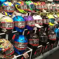 Galleri foto Galeri Foto: Jakarta Helmet Exhibition 2017 Sukses Disesaki Pemburu Helm Berkualitas