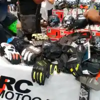 Galleri foto Galeri Foto: Jakarta Helmet Exhibition 2017 Sukses Disesaki Pemburu Helm Berkualitas