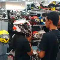 Galleri foto Galeri Foto: Jakarta Helmet Exhibition 2017 Sukses Disesaki Pemburu Helm Berkualitas