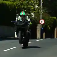 Galleri foto Kawasaki H2R Pecahkan Rekor di Isle Of Man TT