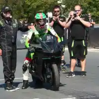Galleri foto Kawasaki H2R Pecahkan Rekor di Isle Of Man TT