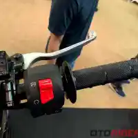 Galleri foto GALERI: Kawasaki KLX230SM, Supermoto 230 cc Seharga Rp 54 Jutaan