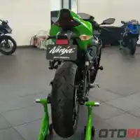 Galleri foto GALERI: Lebih Dekat dengan Kawasaki Ninja ZX-25R 2021