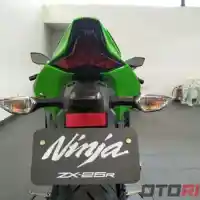 Galleri foto GALERI: Lebih Dekat dengan Kawasaki Ninja ZX-25R 2021