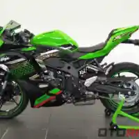 Galleri foto GALERI: Lebih Dekat dengan Kawasaki Ninja ZX-25R 2021