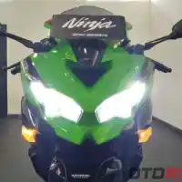 Galleri foto GALERI: Lebih Dekat dengan Kawasaki Ninja ZX-25R 2021