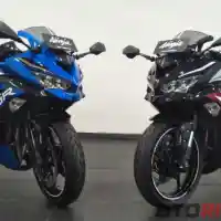 Galleri foto GALERI: Lebih Dekat dengan Kawasaki Ninja ZX-25R 2021