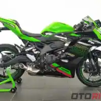 Galleri foto GALERI: Lebih Dekat dengan Kawasaki Ninja ZX-25R 2021